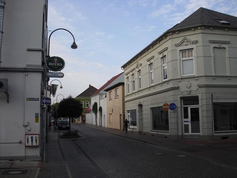 File:Brake-Kirchenstrasse.jpg