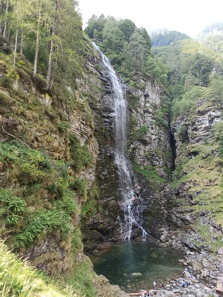File:La Froda waterfall 2020.jpg