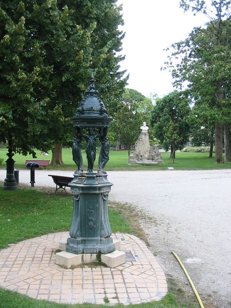File:Fontaine Wallace, Jardin public ,Bordeaux, France.jpg