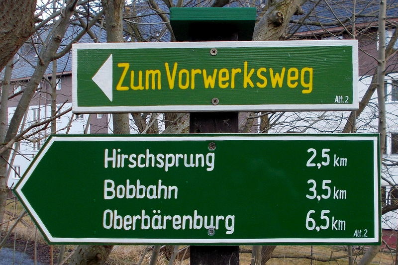 File:2014 Wanderwegweiser Zum Vorwerksweg Altenberg.jpg