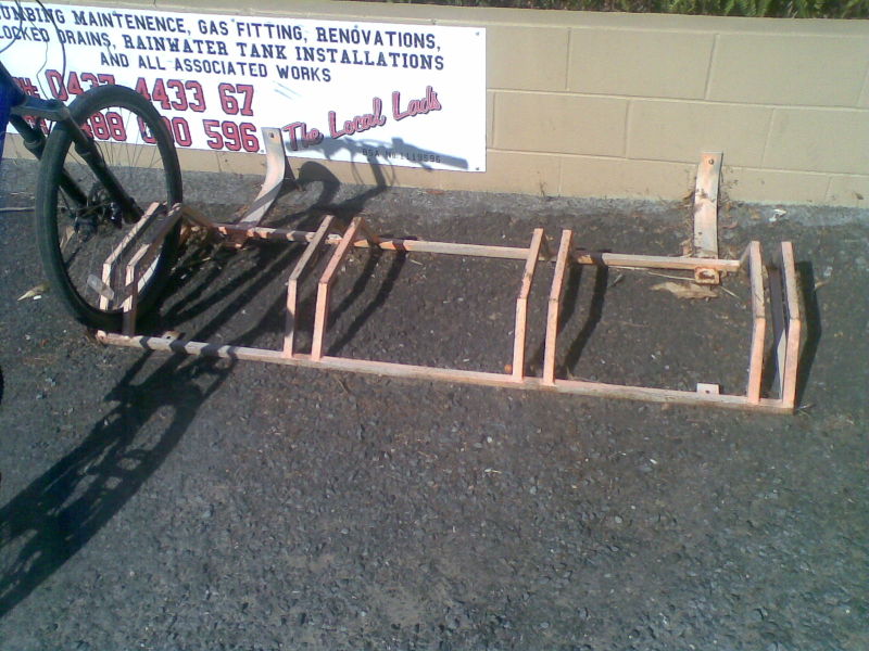 File:Bike-parking-wheelbender.jpg