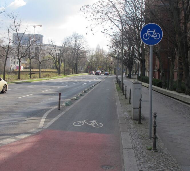 File:Cycleway lane separation bumb.jpg