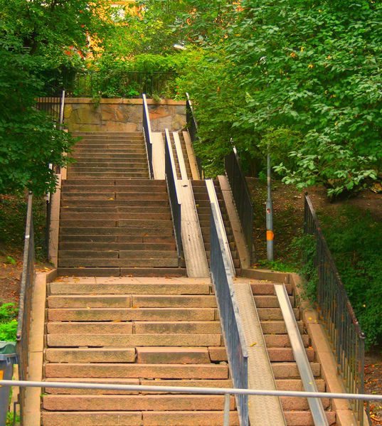 File:Stairs with ramp.jpg