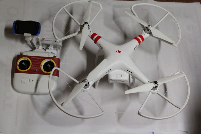 File:Drohne-DJI-Phantom-Vision2Plus.jpg