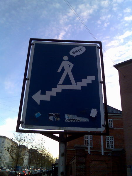 File:Highway=steps, going down.jpg