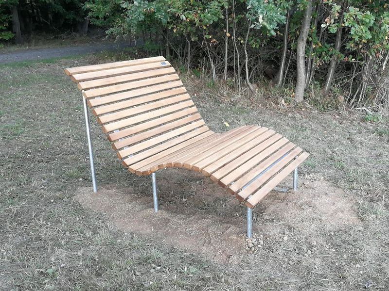 File:Bench type lounger.jpg