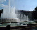 Une grande fontaine à Milan. Cartographiée sur un noeud avec amenity=fountain et un plan d'eau