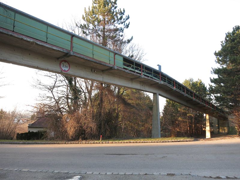 File:Mannersdorf conveyor4.jpg