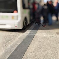 FR84007 tactile paving&bus stop 2023-03-01.jpg